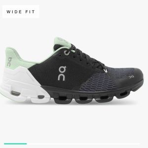 On cloud flyer wide sneakers